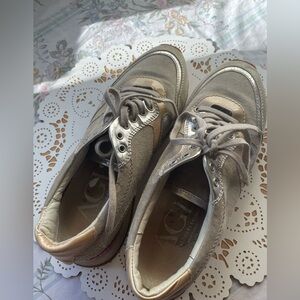 AGL Dalia Metallic Sneaker Size 8
